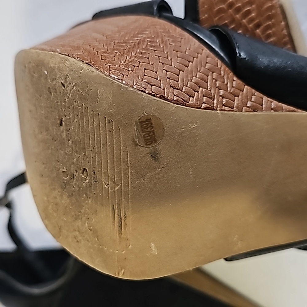 Jessica Simpson Platform Sandals - Picture 7 of 10